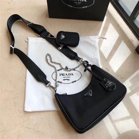 prada tas met steentjes